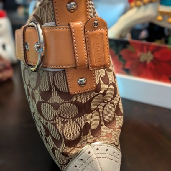 O1 VNTG COACH Signature Buckle Hobo Bag (Like New) - Picture 9 of 12